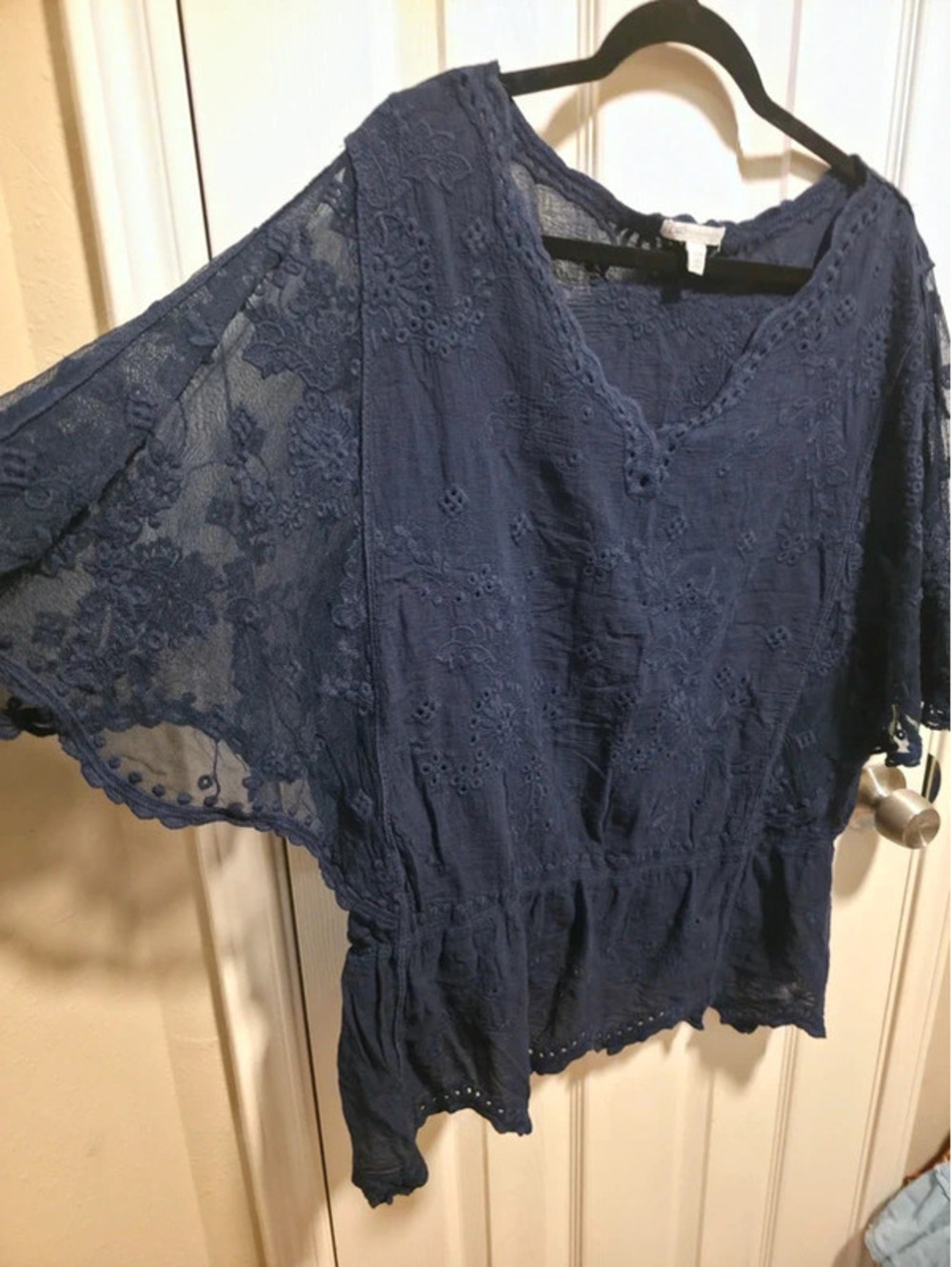 Woman's 3X navy lace top